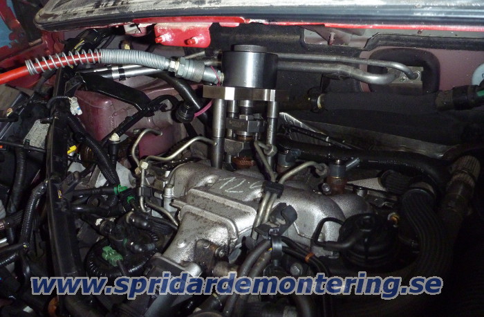 En skadad spridare tas ut ur Peugeot / Citroen /
                Fiat / Lancia med 2.0 och 2.2 motorn