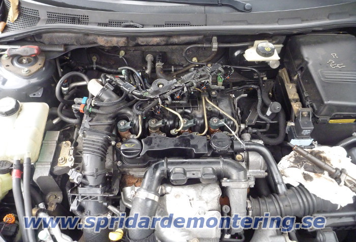 En skadad spridare tas ut ur Mazda 3 med 1,6
                CITD motor